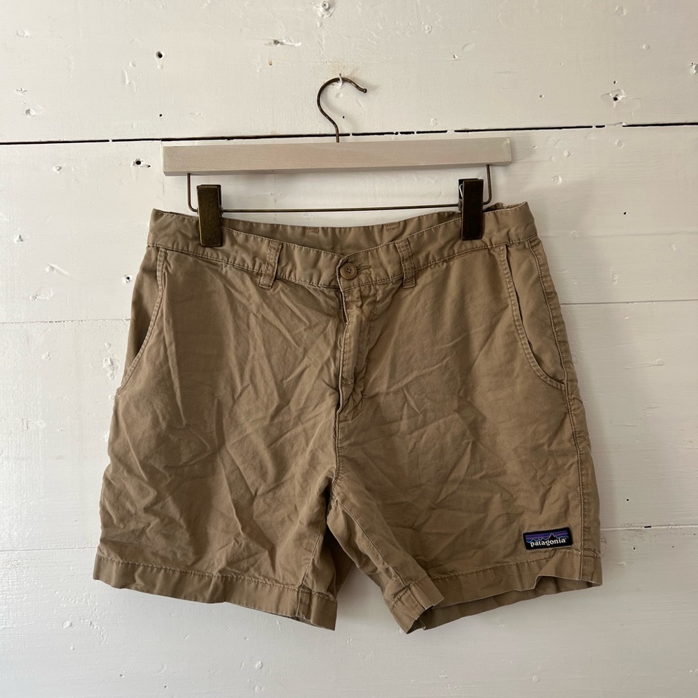 Patagonia tan shorts size 31 - Picture 2 of 6